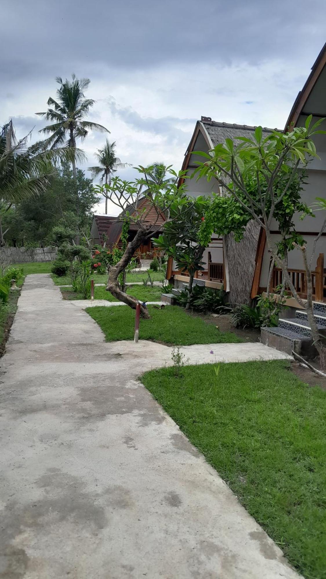 We'Be Cottages Gili Meno Room photo