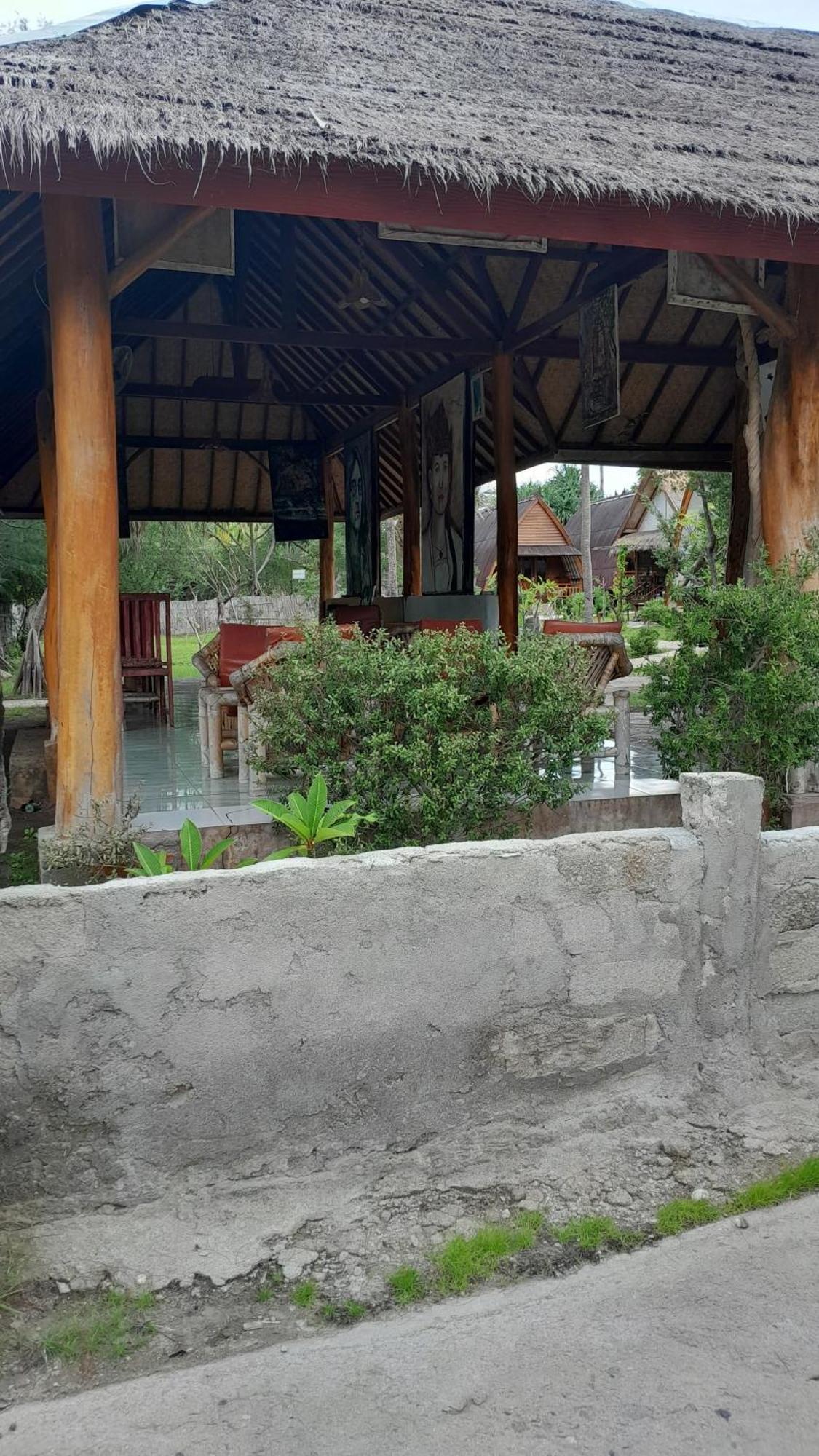 We'Be Cottages Gili Meno Room photo